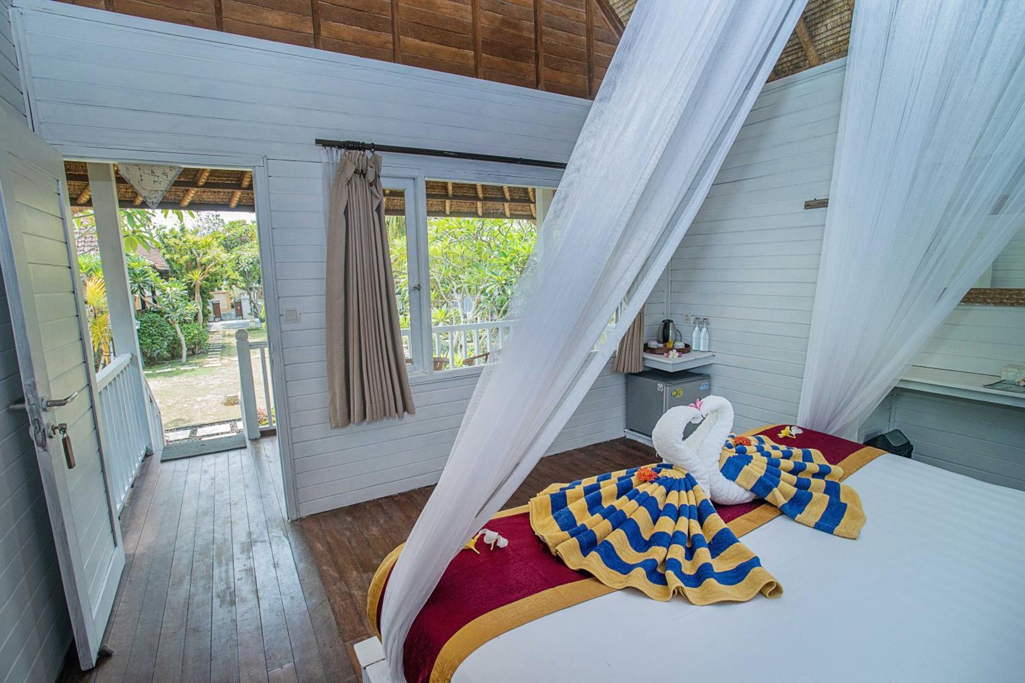 Koji Garden Huts Hotel นูซาเลมโบงัน ภายนอก รูปภาพ