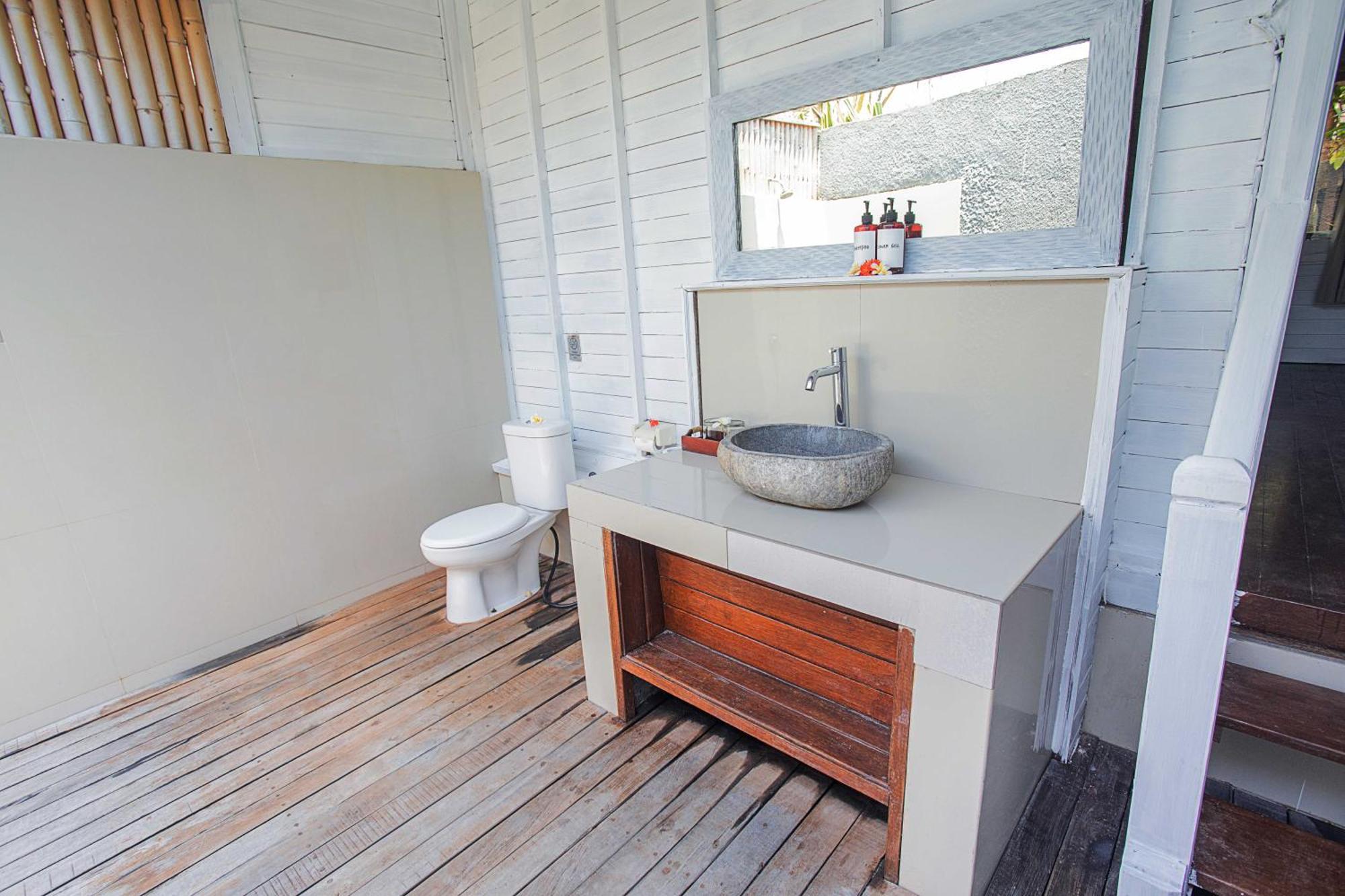 Koji Garden Huts Hotel นูซาเลมโบงัน ภายนอก รูปภาพ