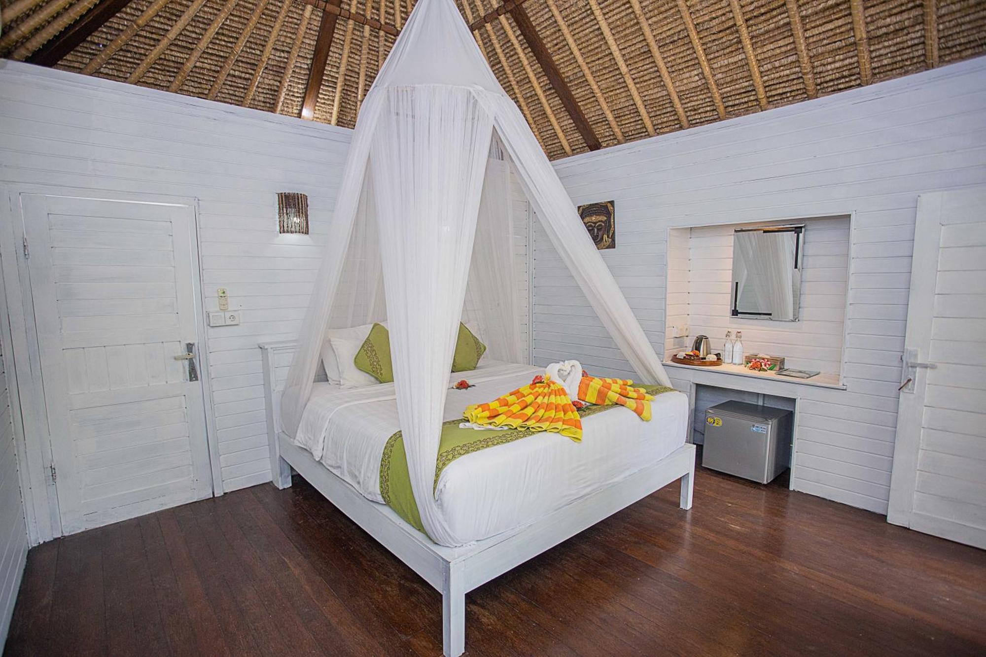 Koji Garden Huts Hotel นูซาเลมโบงัน ภายนอก รูปภาพ