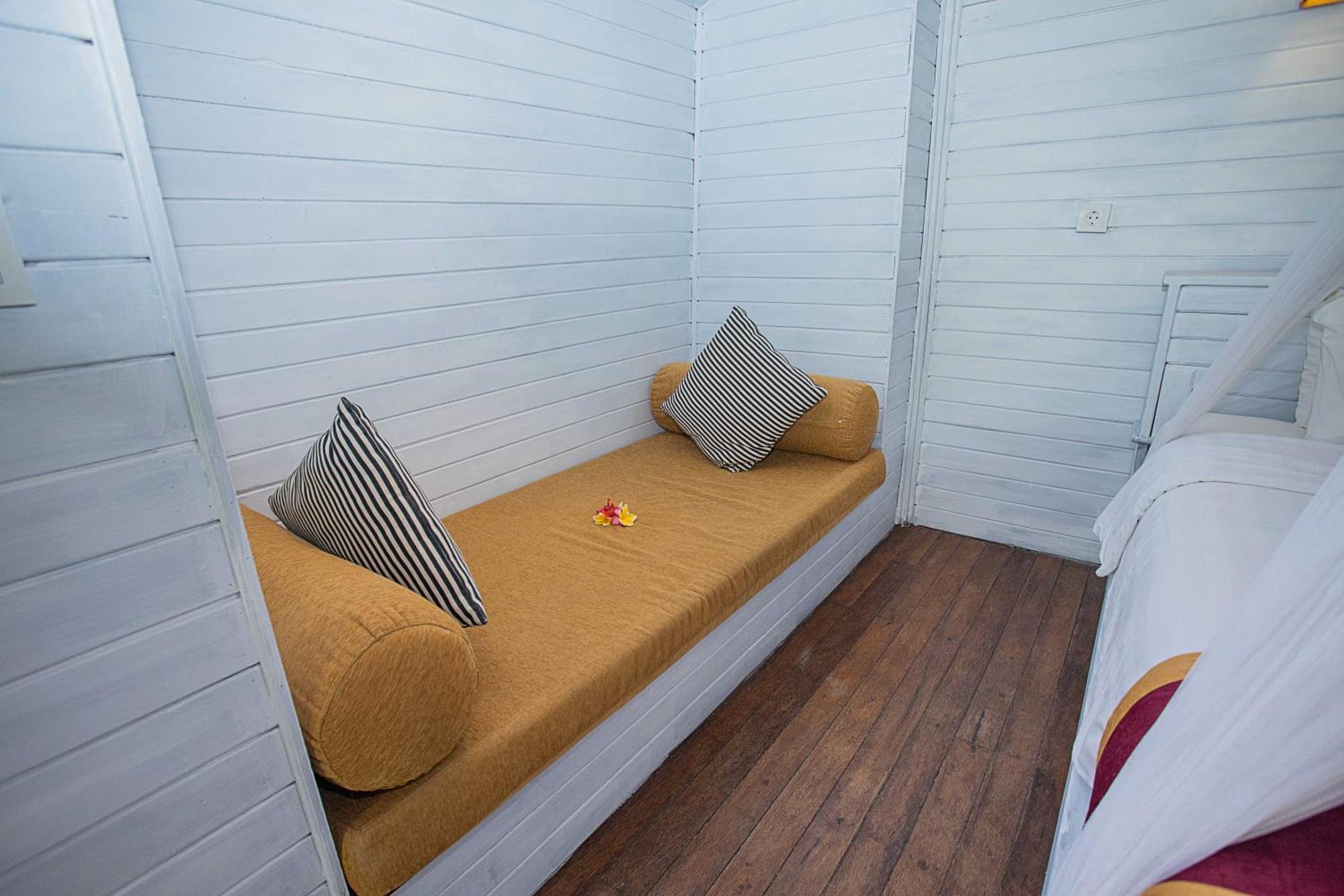 Koji Garden Huts Hotel นูซาเลมโบงัน ภายนอก รูปภาพ