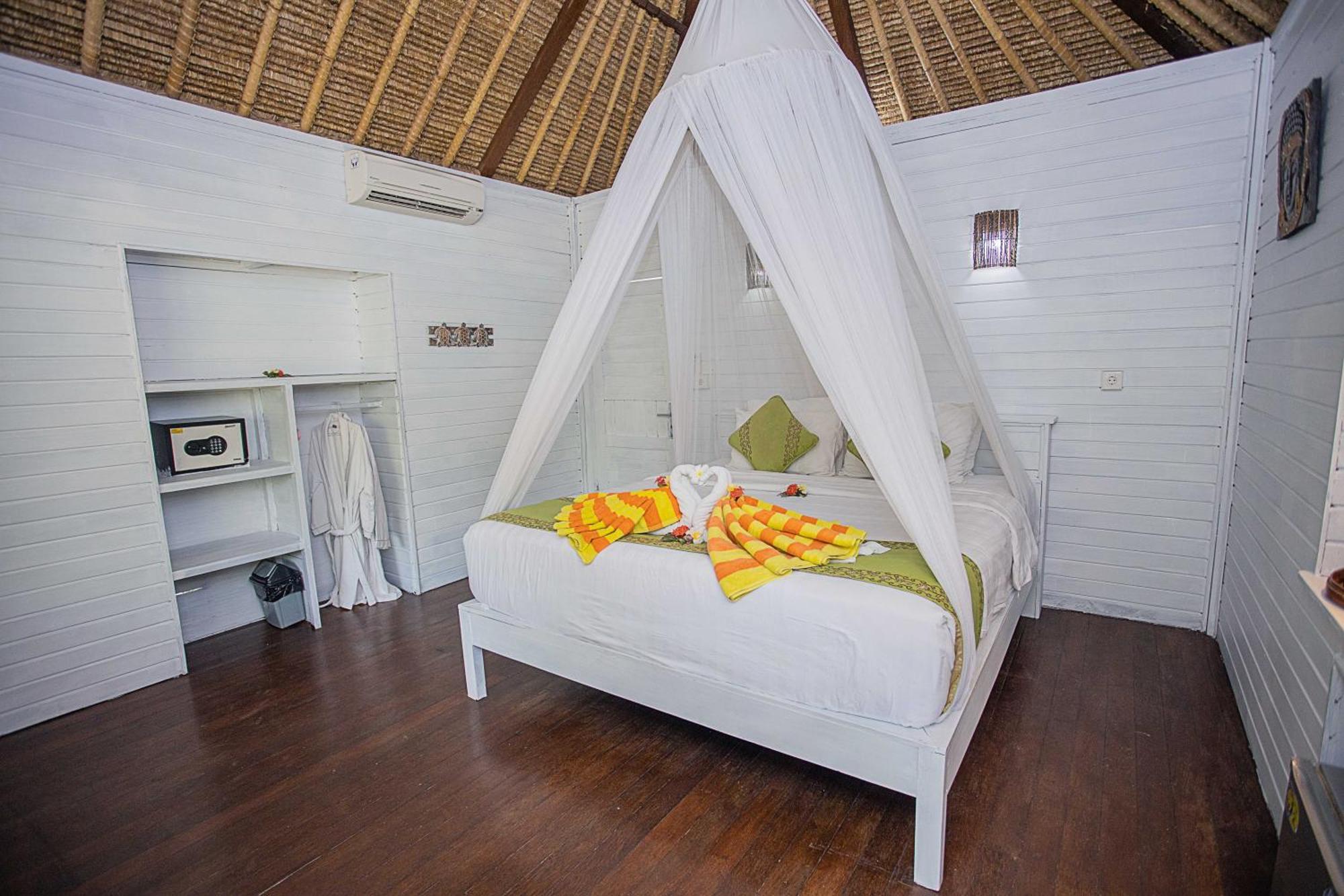 Koji Garden Huts Hotel นูซาเลมโบงัน ภายนอก รูปภาพ