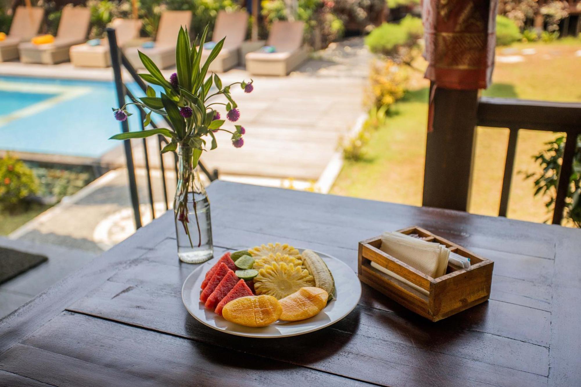 Koji Garden Huts Hotel นูซาเลมโบงัน ภายนอก รูปภาพ